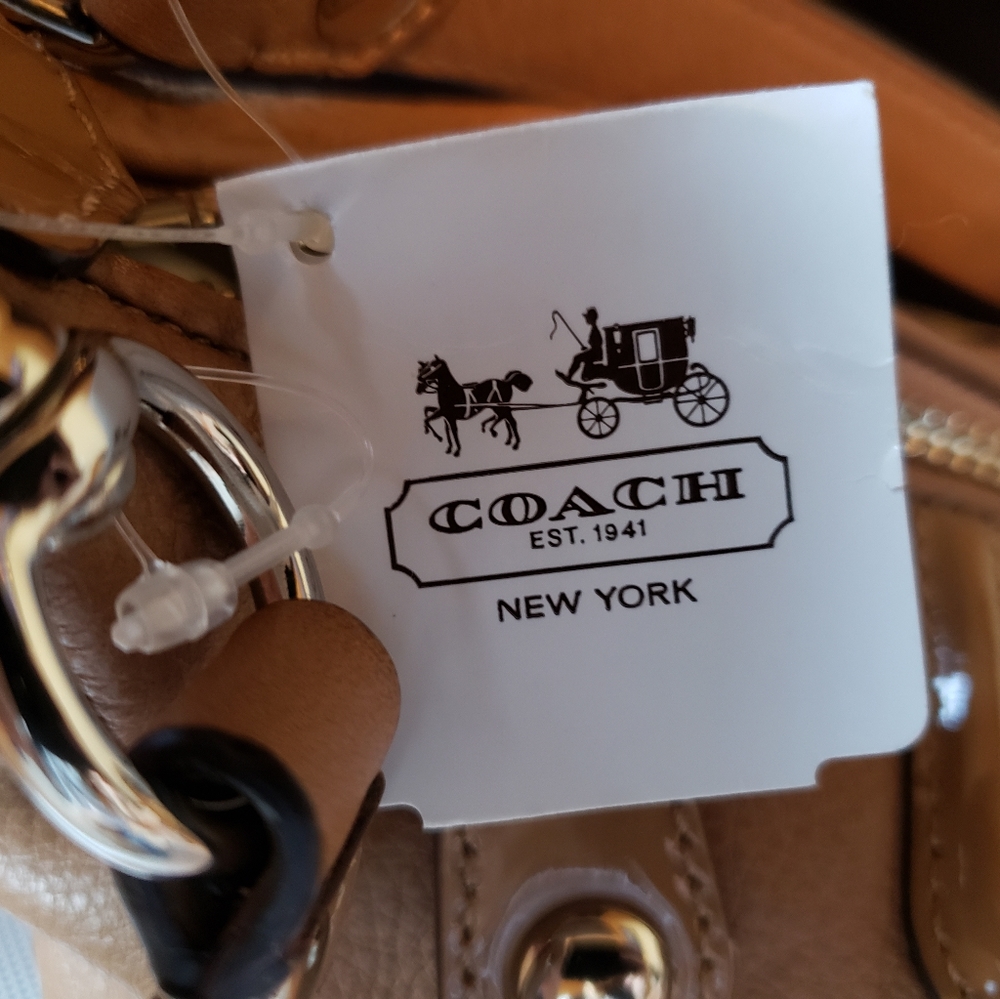 Coach Leather Purse - Picture 10 of 11